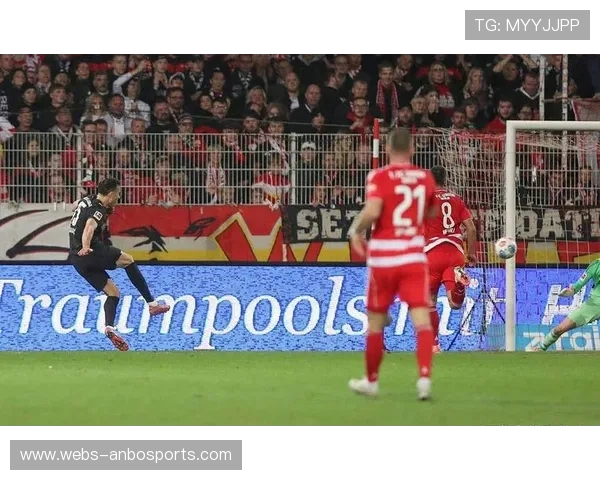 门兴客场大胜摆脱垫底,保级希望重燃 门兴客场大胜摆脱垫底,保级希望重燃